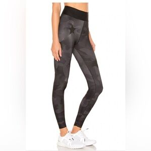 Ultracor High Silk Camo Knockout Legging.